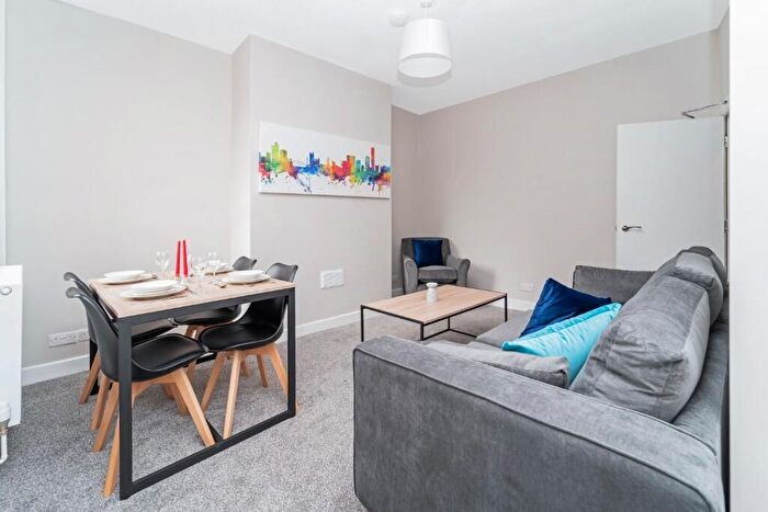 4 Bedroom Flat To Rent In Scarsdale Street, Salford, M6