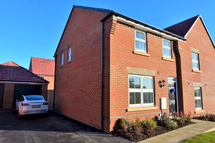 3 Bedroom Semi-Detached House To Rent In Forty Acres Way, Havant, PO9