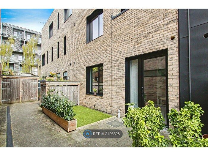2 Bedroom Terraced House To Rent In Halley Mews, London, E8