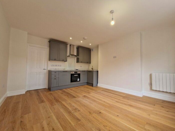 1 Bedroom Apartment To Rent In Butchers Row, Banbury, Oxon, OX16