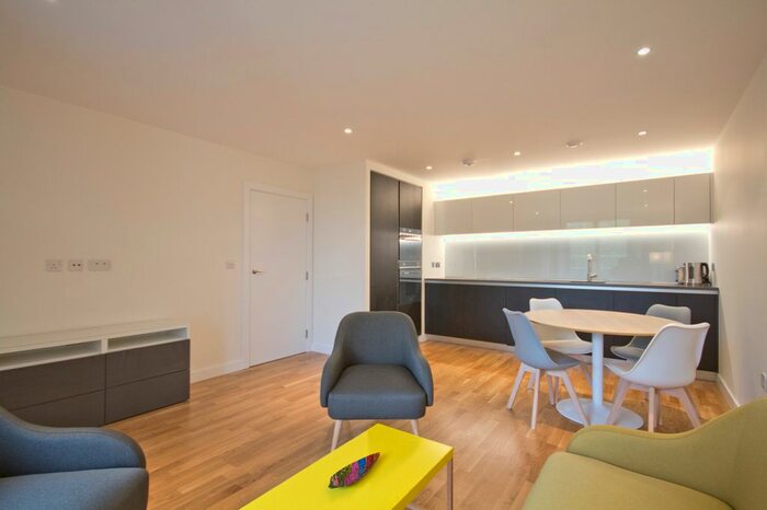 1 Bedroom Flat To Rent In Pump House Crescent, Brentford, TW8