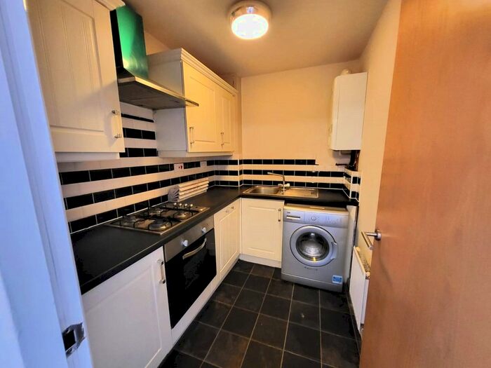 2 Bedroom Flat To Rent In Edgar House, Bawtry Road, Doncaster, DN4