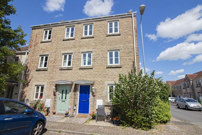 4 Bedroom Semi-Detached House To Rent In Kersey Court, Frome, BA11