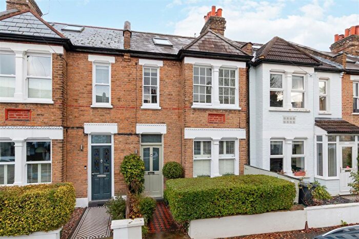 2 Bedroom Flat For Sale In Bronson Road, Raynes Park, SW20