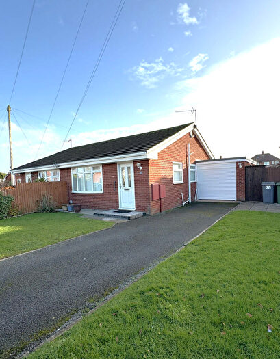 2 Bedroom Bungalow To Rent In Broster Avenue, Wirral, Merseyside, CH46