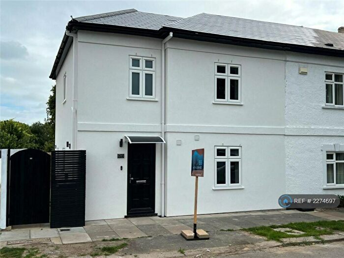 3 Bedroom Semi-Detached House To Rent In Trent Gardens : New Build, London, N14