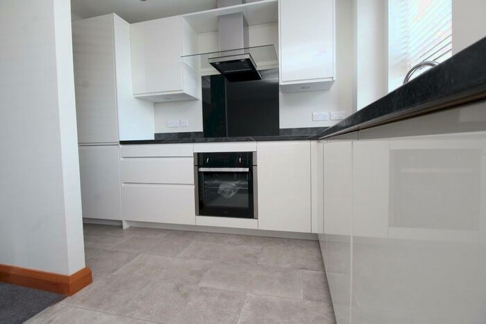 1 Bedroom Apartment To Rent In Radcliffe Road, West Bridgford, NG2