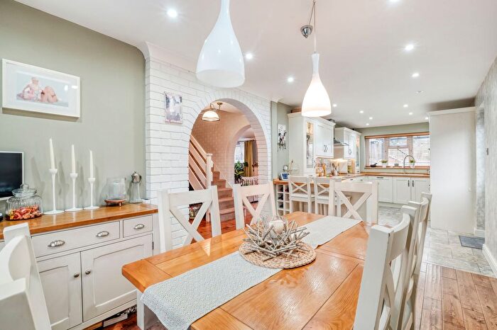 4 Bedroom Detached House For Sale In Marshfield Close, Church Hill North, Redditch, B98