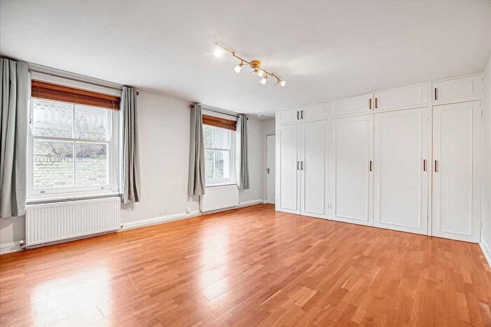 Studio To Rent In Catherine Road, Surbiton, KT6