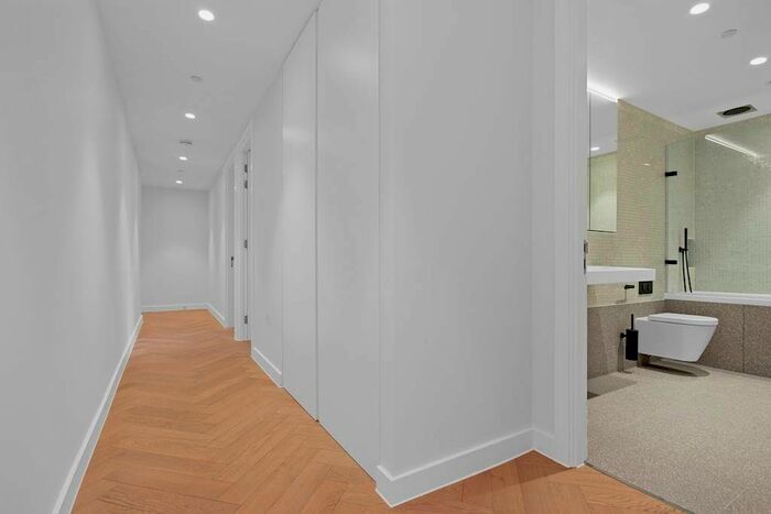 2 Bedroom Flat To Rent In Downs Road, London, E5