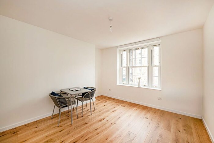 2 Bedroom Flat For Sale In Ebury Bridge Road, London, SW1W