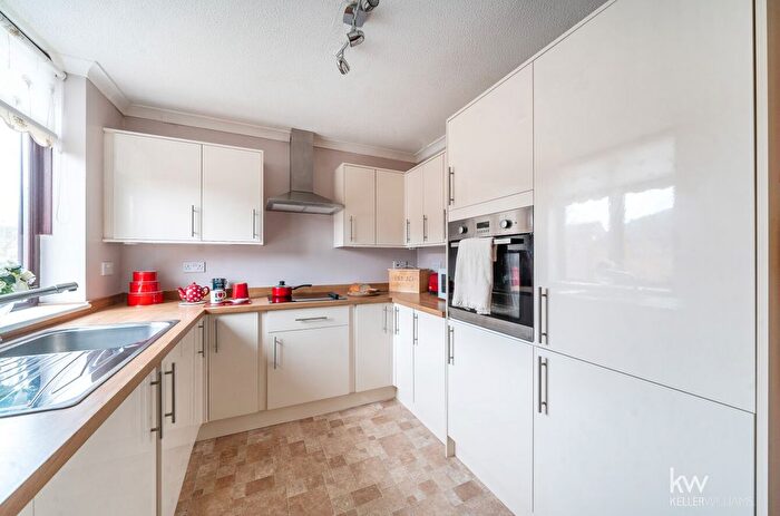 2 Bedroom Maisonette For Sale In The Lawns, Stevenage, Hertfordshire, SG2