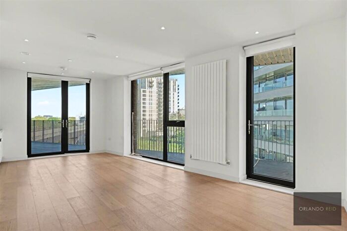 2 Bedroom Apartment For Sale In Starboard Way, London, E16