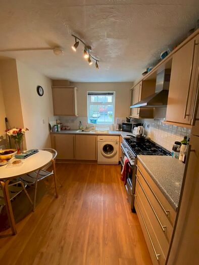 4 Bedroom Flat To Rent In Robin Mews, Loughborough LE11