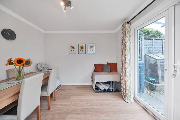 3 Bedroom End Of Terrace House For Sale In Burns Road, Royston, SG8