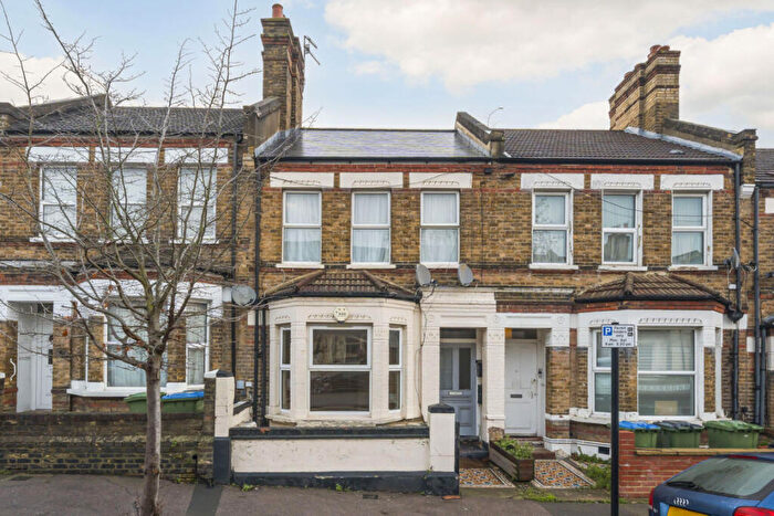 1 Bedroom Flat For Sale In Brewery Road, Plumstead, SE18