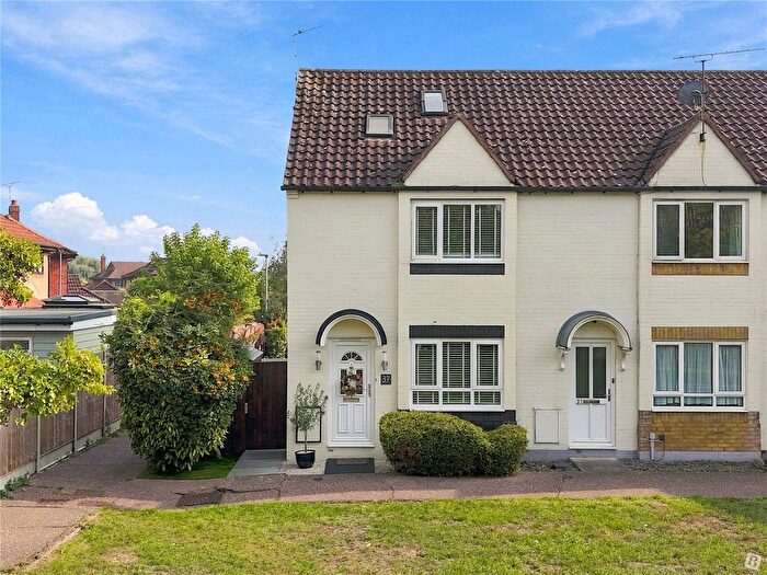 3 Bedroom End Terrace House For Sale In Bucklebury Heath, South Woodham Ferrers, Chelmsford, Essex, CM3