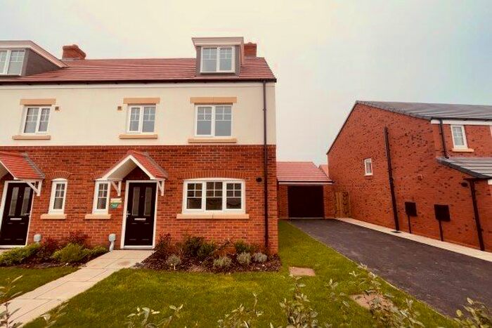 4 Bedroom Property To Rent In Baker Way, Lichfield, WS14