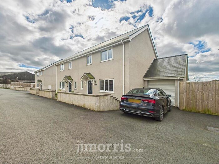 3 Bedroom Semi-Detached House For Sale In Llandissilio, Clynderwen, SA66