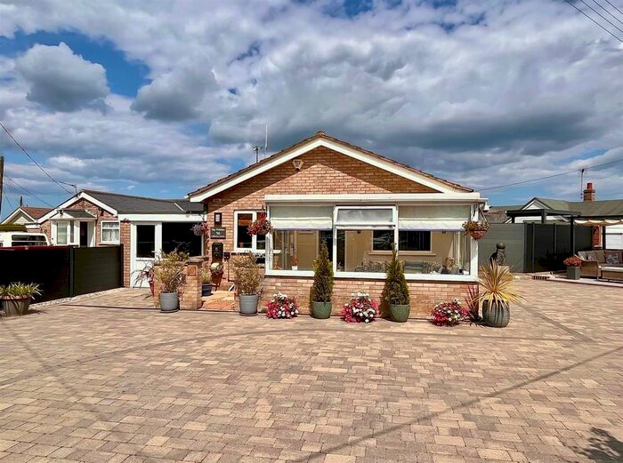 3 Bedroom Detached Bungalow For Sale In California Crescent, California, NR29