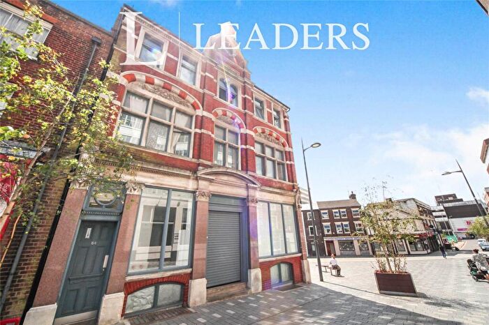 3 Bedroom Flat To Rent In Bute Street, Luton, Bedfordshire, LU1