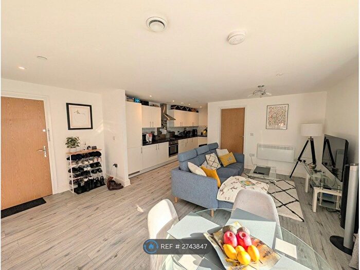 2 Bedroom Flat To Rent In Cypress Road, Luton, LU1