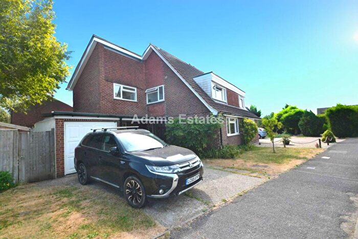 4 Bedroom Semi-Detached House For Sale In Corsham Road, Calcot, RG31