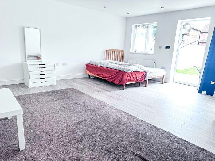 1 Bedroom Studio To Rent In Rutland Avenue, High Wycombe, HP12