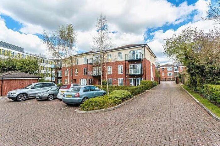 2 Bedroom Apartment To Rent In Kendra Hall Road, Croydon, CR2