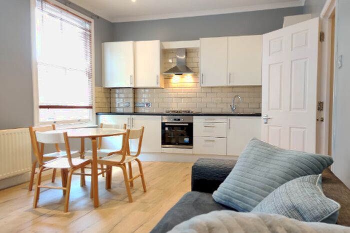 2 Bedroom Flat To Rent In Stroud Green Road, London, N4