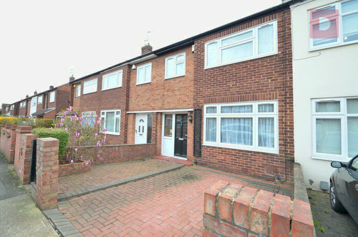 3 Bedroom Terraced House To Rent In Brights Avenue, Rainham, Essex, RM13