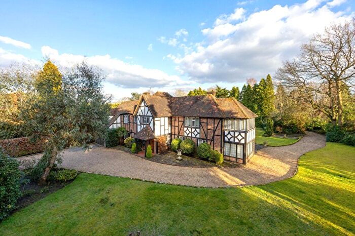 5 Bedroom Detached House For Sale In Ashley Park Avenue, Walton-on-Thames, Surrey, KT12