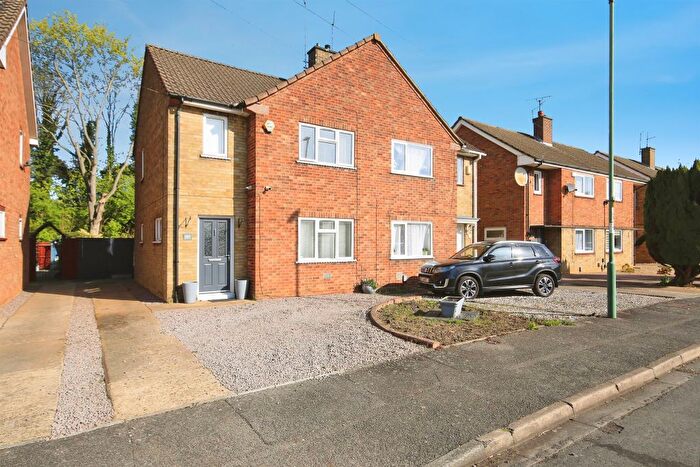 3 Bedroom Semi-Detached House For Sale In Chaucer Road, Peterborough, PE1