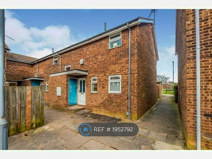 3 Bedroom End Of Terrace House To Rent In Wexham Close, Luton, LU3
