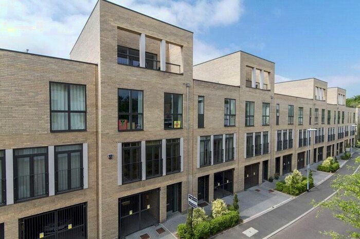 4 Bedroom Terraced House To Rent In Plantation Avenue, Trumpington, Cambridge, CB2