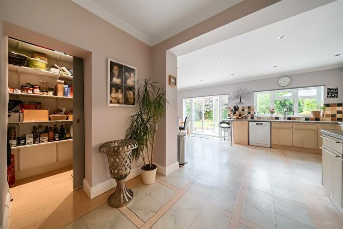 5 Bedroom Detached House For Sale In Botley Road, Chesham, HP5