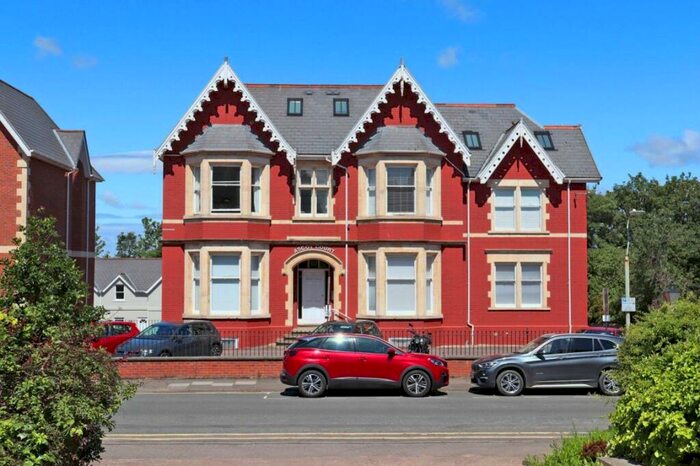 1 Bedroom Flat To Rent In Western Road, GL50