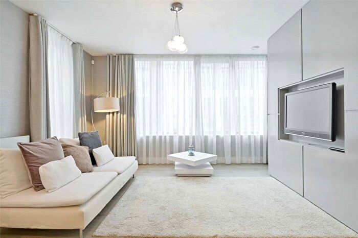 1 Bedroom Apartment For Sale In Sheet Street, Windsor, Berkshire, SL4