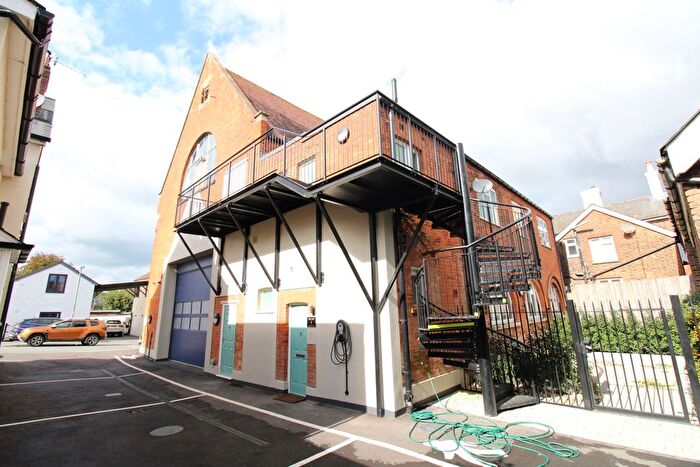 2 Bedroom Maisonette To Rent In Howard Road, Reigate, RH2