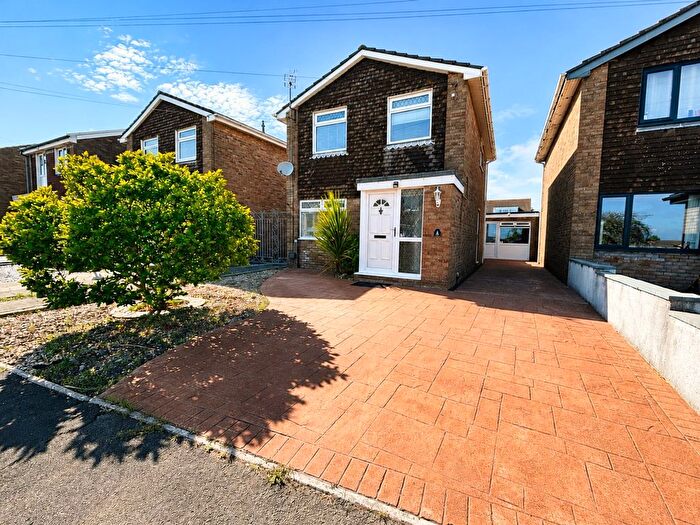 3 Bedroom Detached House For Sale In Clos-Y-Deri, Porthcawl, CF36