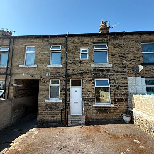 2 Bedroom Terraced House To Rent In Pembroke Street, Bradford, BD5