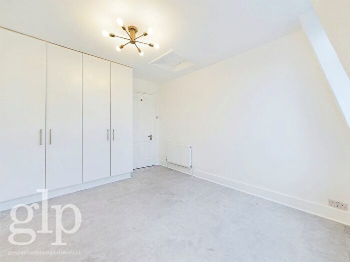 1 Bedroom Flat To Rent In Winnett Street, London, W1D