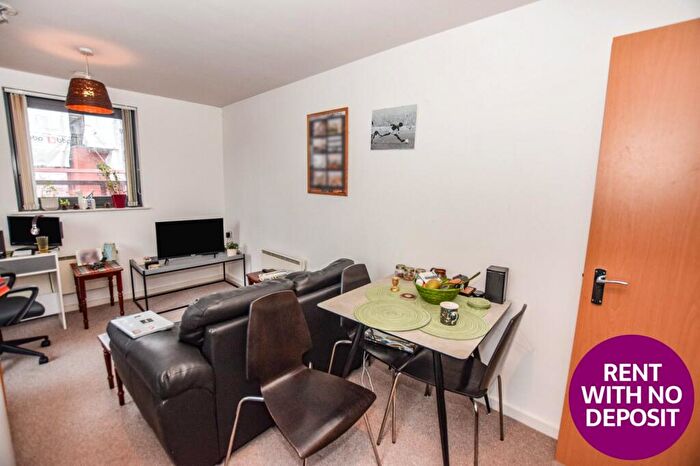 2 Bedroom Flat To Rent In City Gate, Blantyre Street, Castlefield, Manchester, M15