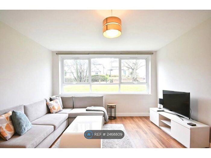 2 Bedroom Flat To Rent In Dorrington Court, London, SE25