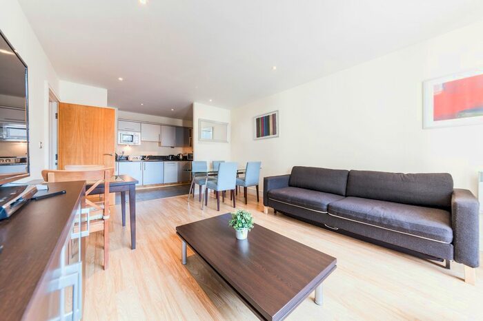 2 Bedroom Flat To Rent In Vesta Court, City Walk, London, SE1