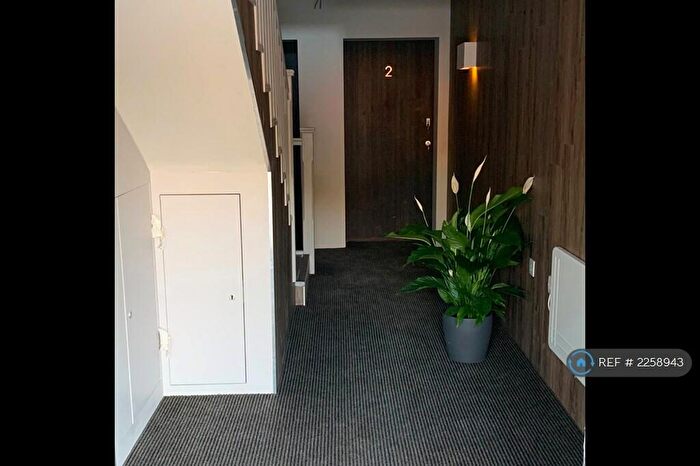 3 Bedroom Flat To Rent In Brighton Rd, Purley, CR8