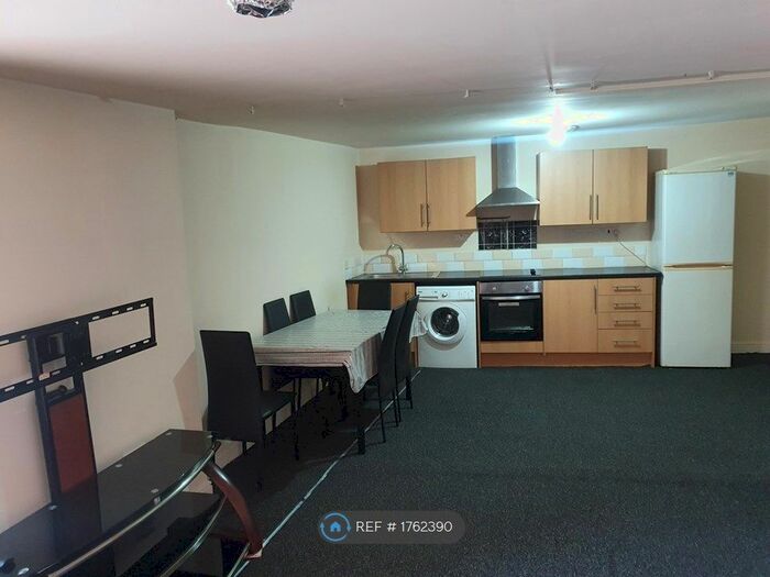 1 Bedroom Flat To Rent In Low Street, Sutton-In-Ashfield, NG17