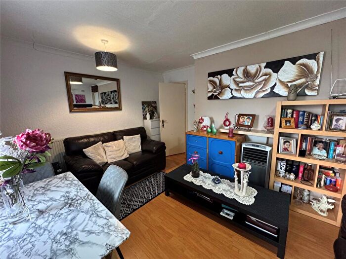 1 Bedroom Flat For Sale In Meon Grove, Birmingham, West Midlands, B33