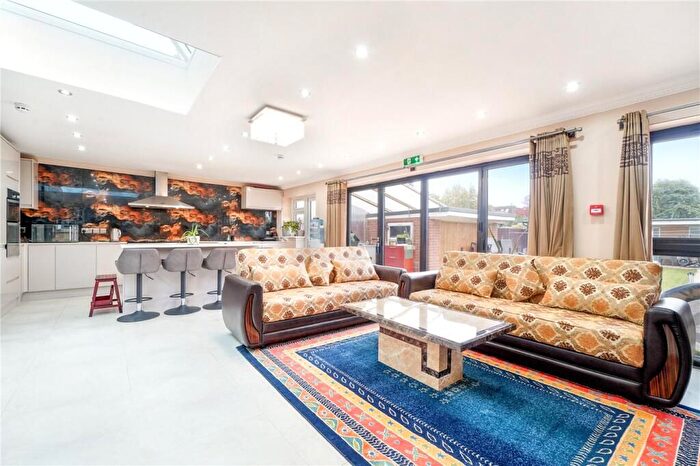 6 Bedroom Semi Detached House To Rent In Beverley Way, London, SW20