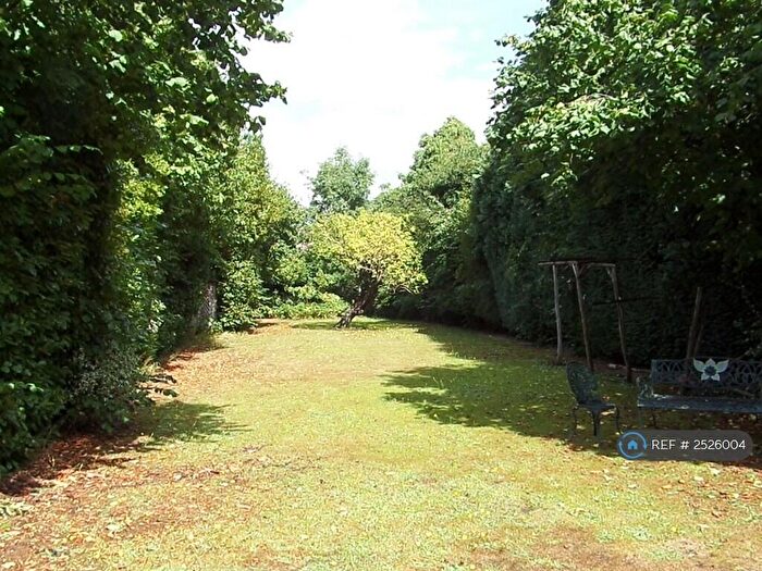 5 Bedroom Semi-Detached House To Rent In Bromley Common, Bromley, BR2